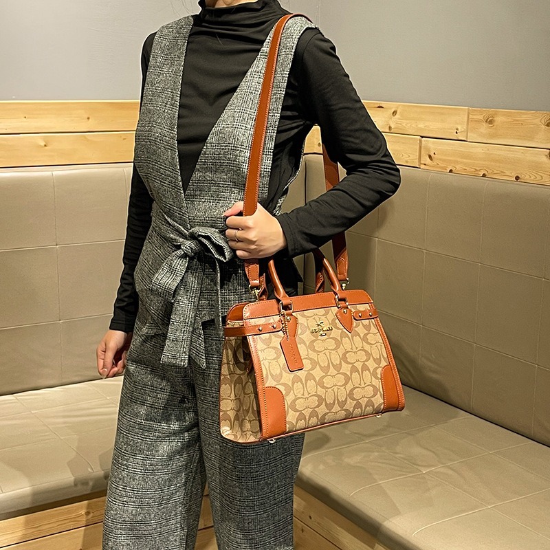 Borsa a Tracolla Classica ed E - Luxury Bags Made In China recensione e prezzo