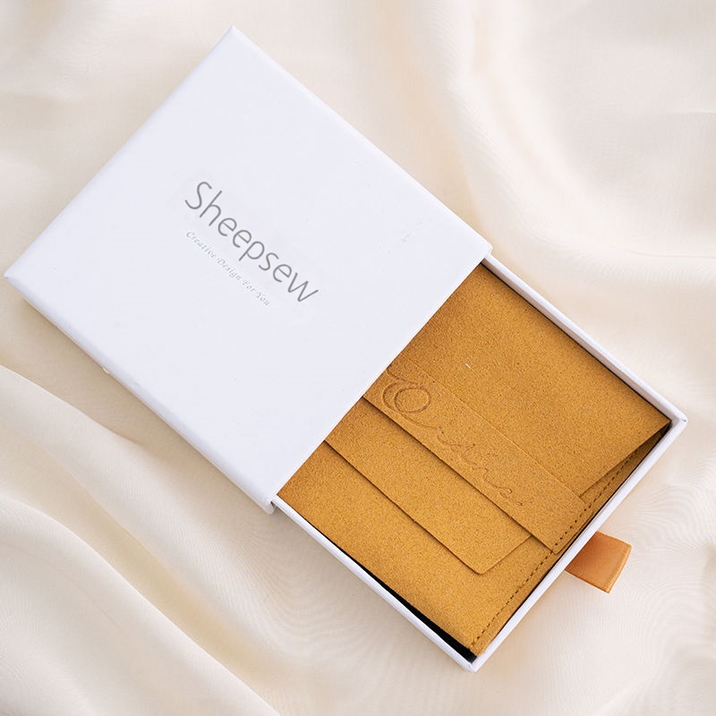Orecchini di lusso Bracciale C - Luxury Bags Drawing recensione e prezzo